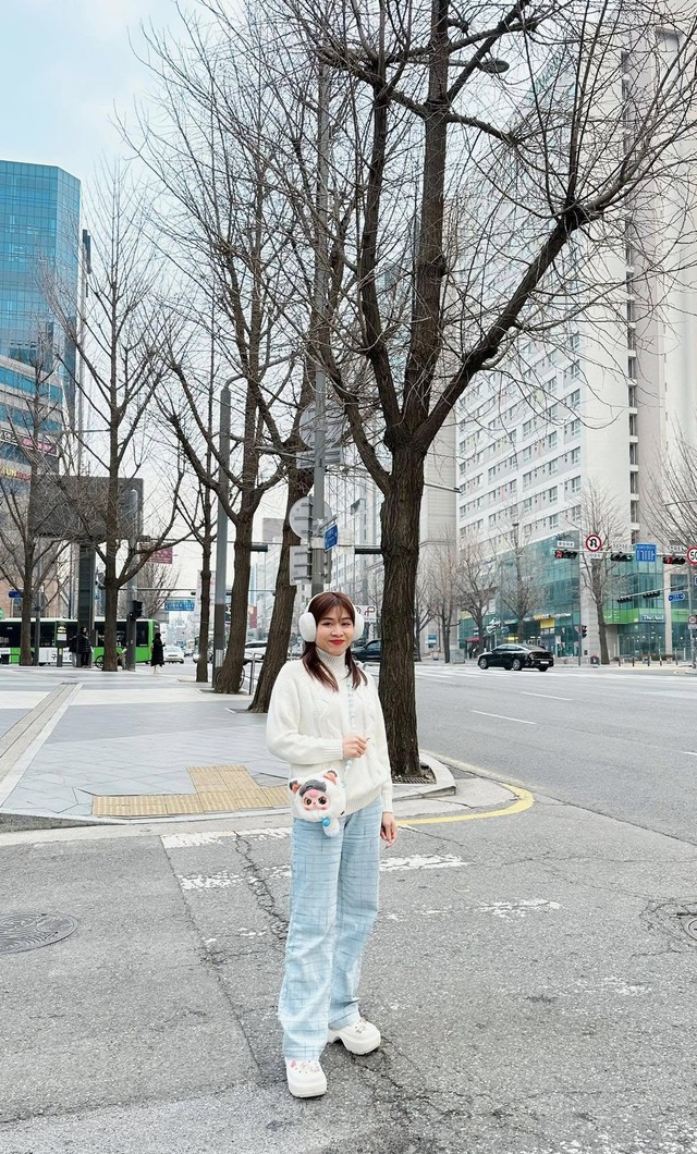 Diện đồ đời thường siêu đẹp như MC Hoàng Linh - Ảnh 6. Diện đồ đời thường siêu đẹp như MC Hoàng Linh - Ảnh 6.