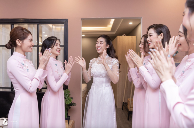 Đỗ Mỹ Linh tiết lộ bí mật thú vị về Đỗ Thị Hà trong lễ ăn hỏi - Ảnh 3. Đỗ Mỹ Linh tiết lộ bí mật thú vị về Đỗ Thị Hà trong lễ ăn hỏi - Ảnh 3.