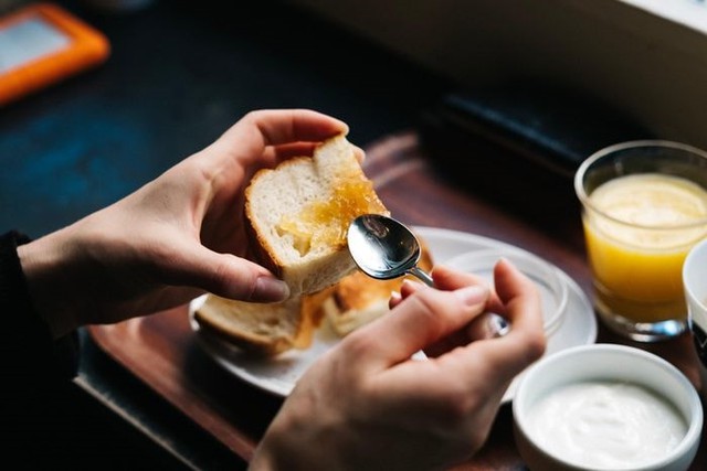 Dấu hiệu cảnh báo bạn đang ăn quá nhiều tinh bột, nhiều người mắc mà không biết - Ảnh 1. Dấu hiệu cảnh báo bạn đang ăn quá nhiều tinh bột, nhiều người mắc mà không biết - Ảnh 1.