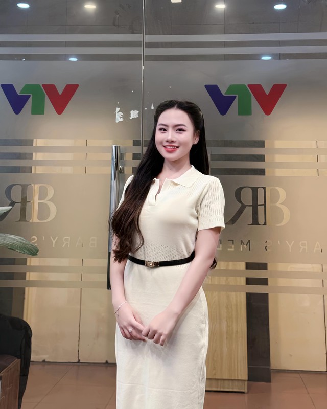 Tiết lộ điều ít biết về nữ ca sĩ hát 'Mời trầu' trong lễ nạp tài của Hoa hậu Đỗ Thị Hà và chồng doanh nhân - Ảnh 3. Tiết lộ điều ít biết về nữ ca sĩ hát 'Mời trầu' trong lễ nạp tài của Hoa hậu Đỗ Thị Hà và chồng doanh nhân - Ảnh 3.