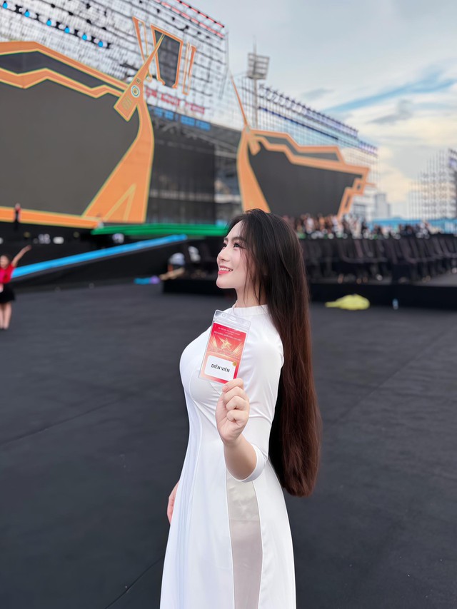 Tiết lộ điều ít biết về nữ ca sĩ hát 'Mời trầu' trong lễ nạp tài của Hoa hậu Đỗ Thị Hà và chồng doanh nhân - Ảnh 6. Tiết lộ điều ít biết về nữ ca sĩ hát 'Mời trầu' trong lễ nạp tài của Hoa hậu Đỗ Thị Hà và chồng doanh nhân - Ảnh 6.