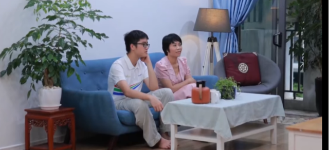 Chuyện 'lạ' ở cuộc thi 'Đường lên đỉnh Olympia': - Ảnh 3. Cặp mẹ con và cô trò cùng thi Đường lên đỉnh Olympia - Ảnh 3.