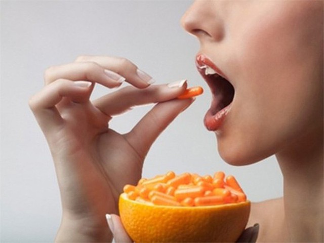 Cẩn thận 4 loại vitamin trở thành 'thuốc độc' nếu bổ sung bừa bãi! - Ảnh 5. Cẩn thận 4 loại vitamin trở thành 'thuốc độc' nếu bổ sung bừa bãi! - Ảnh 5.
