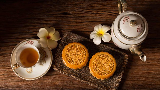 Bánh trung thu ít ngọt có tốt hơn? Mẹo ăn bánh để vừa 'thẩm' được vị ngon vừa an toàn cho sức khỏe - Ảnh 2.