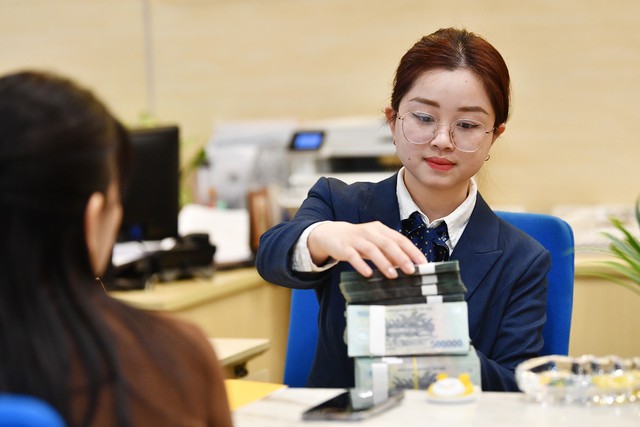 Ngân hàng tung lãi suất 6,1% khi gửi 10 triệu đồng - Ảnh 2.