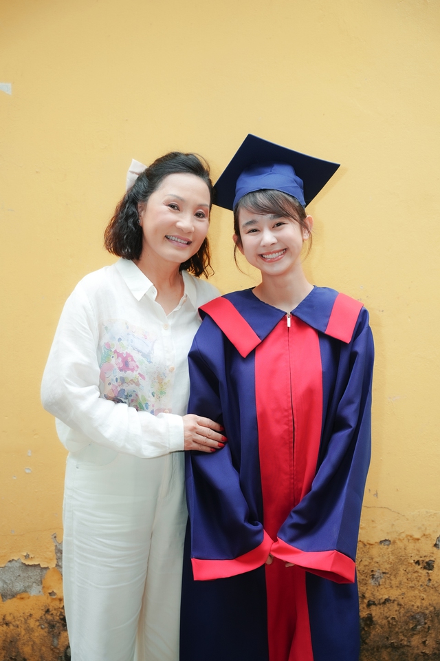 Hot Tiktoker Thư Đan: 'Nghệ sĩ Hồng Đào như bà ngoại tôi' - Ảnh 2.