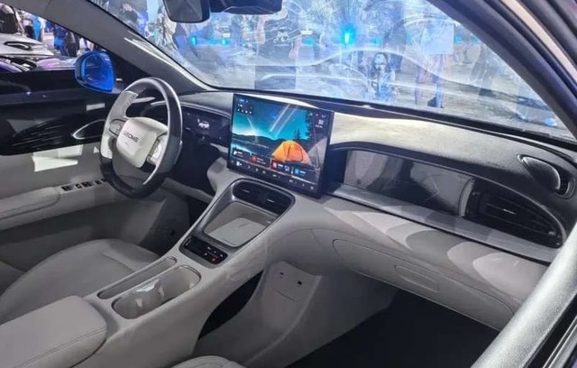 Xe hatchback hạng A giá 230 triệu đồng sở hữu 6 túi khí và nội thất hiện đại - Ảnh 3. Xe hatchback hạng A giá 230 triệu đồng sở hữu 6 túi khí và nội thất hiện đại - Ảnh 3.