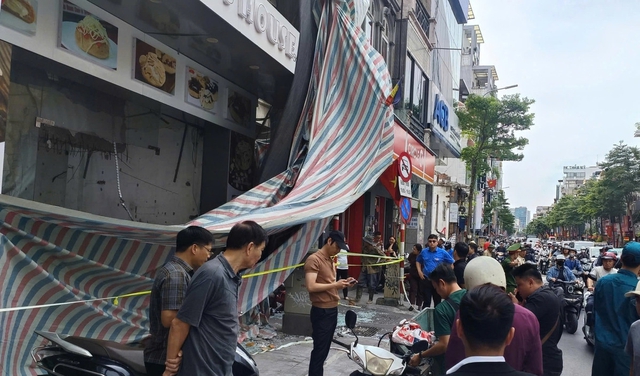 Bão số 12 suy yếu , miền Trung mưa lớn kéo dài đến hết tháng 10 - Ảnh 3. Bão số 12 suy yếu , miền Trung mưa lớn kéo dài đến hết tháng 10 - Ảnh 3.
