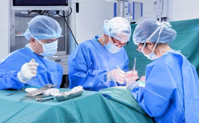 Người đàn ông mắc u tuyến giáp nhập viện gấp khi có dấu hiệu này - Ảnh 1. Người đàn ông mắc u tuyến giáp nhập viện gấp khi có dấu hiệu này - Ảnh 1.