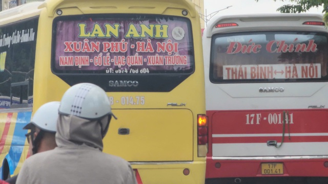 Hỗn loạn tại bến xe Giáp Bát: Nguy cơ tai nạn giao thông từ Xe khách dừng sai quy định - Ảnh 5.