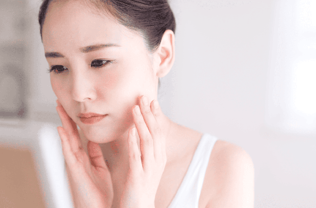Làm thế nào để chăm sóc làn da nhạy cảm hiệu quả? - Ảnh 2. Làm thế nào để chăm sóc làn da nhạy cảm hiệu quả? - Ảnh 2.