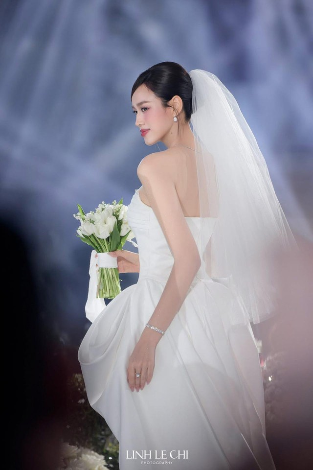 Bí mật phong thủy hoa cưới của Hoa hậu Đỗ Hà và Viết Vương - Ảnh 10. Bí mật phong thủy hoa cưới của Hoa hậu Đỗ Hà và Viết Vương - Ảnh 10.