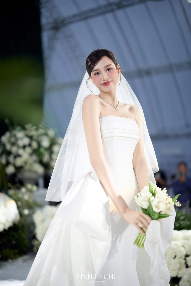 Bí mật phong thủy hoa cưới của Hoa hậu Đỗ Hà và Viết Vương - Ảnh 11. Bí mật phong thủy hoa cưới của Hoa hậu Đỗ Hà và Viết Vương - Ảnh 11.