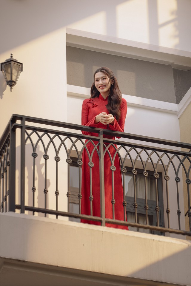 Á hậu Chế Nguyễn Quỳnh Châu rạng rỡ trong lễ vu quy - Ảnh 1. Á hậu Chế Nguyễn Quỳnh Châu rạng rỡ trong lễ vu quy - Ảnh 1.