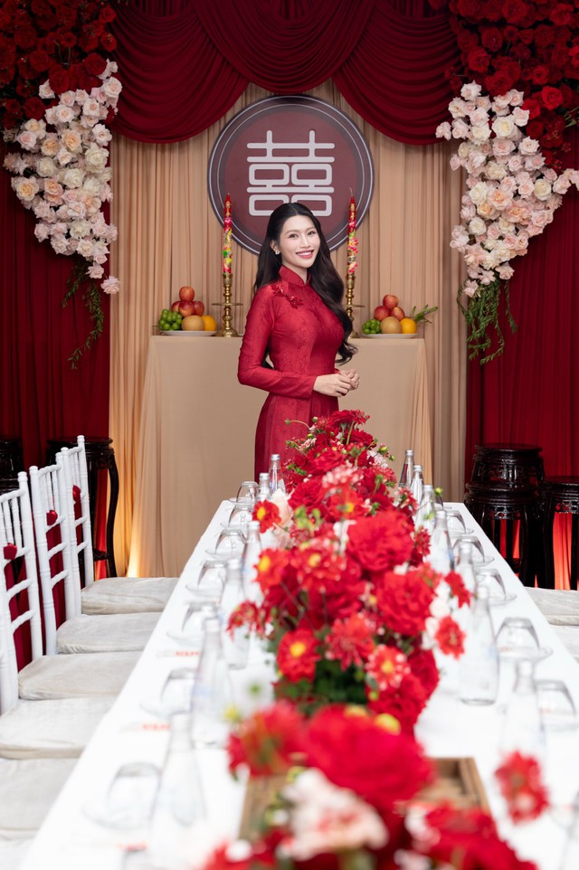 Á hậu Chế Nguyễn Quỳnh Châu rạng rỡ trong lễ vu quy - Ảnh 3. Á hậu Chế Nguyễn Quỳnh Châu rạng rỡ trong lễ vu quy - Ảnh 3.
