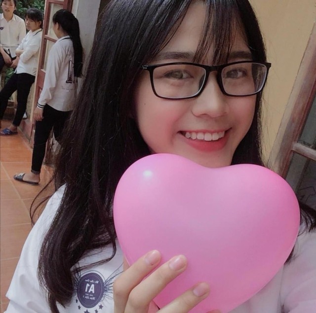 Hoa hậu Đỗ Thị Hà được khen xin từ bé - Ảnh 9. Hoa hậu Đỗ Thị Hà được khen xin từ bé - Ảnh 9.