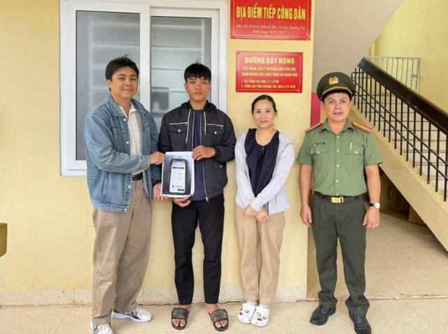 Tin sáng 26/10: Công an thông tin vụ nam thanh niên 19 tuổi bất ngờ nhận được 879 lượt chuyển tiền; không khí lạnh mạnh lại ập về miền Bắc  - Ảnh 5. Tin sáng 26/10: Công an thông tin vụ nam thanh niên 19 tuổi bất ngờ nhận được 879 lượt chuyển tiền; không khí lạnh mạnh lại ập về miền Bắc  - Ảnh 5.