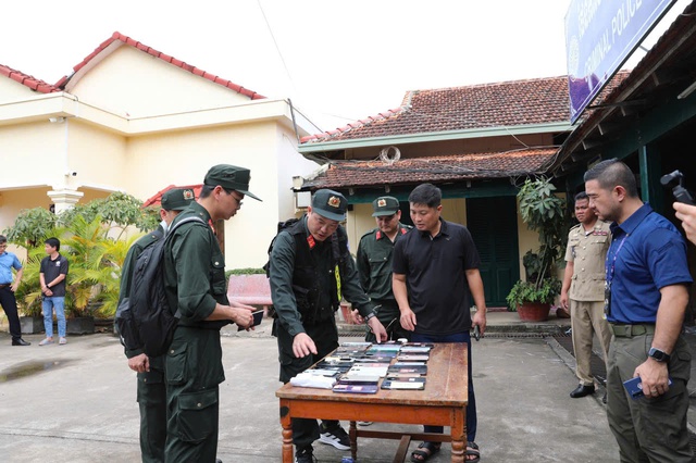 Lai Châu triệt phá đường dây lừa đảo mạng xuyên quốc gia do Sùng Thị Mải cầm đầu - Ảnh 2. Lai Châu triệt phá đường dây lừa đảo mạng xuyên quốc gia do Sùng Thị Mải cầm đầu - Ảnh 2.