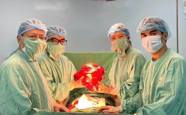 Phụ nữ mắc u xơ tử cung: Đừng chịu đựng khi có dấu hiệu này - Ảnh 1. Phụ nữ mắc u xơ tử cung: Đừng chịu đựng khi có dấu hiệu này - Ảnh 1.