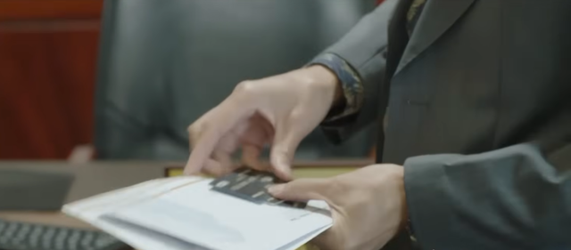 Phó chủ tịch tập đoàn đưa 3 tỷ để nhân viên gửi tới các nhân vật 'lợi ích nhóm' - Ảnh 3. Phó chủ tịch tập đoàn đưa 3 tỷ để nhân viên gửi tới các nhân vật 'lợi ích nhóm' - Ảnh 3.