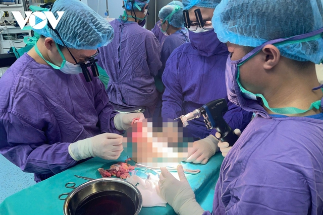 Tin sáng 30/10: Miền Bắc tiếp tục đón không khí lạnh tăng cường, cảnh báo nước lũ dâng cao ở miền Trung; Sửa quy chế thi học sinh giỏi quốc gia - Ảnh 3.