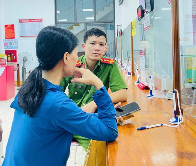 Giăng bẫy qua điện thoại, mạo danh công an để lừa người dân - Ảnh 1.