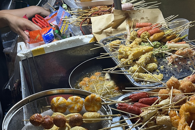 Ẩm thực bẩn: Thực hư biết bẩn nhưng vẫn ăn ở giới trẻ - Ảnh 4.