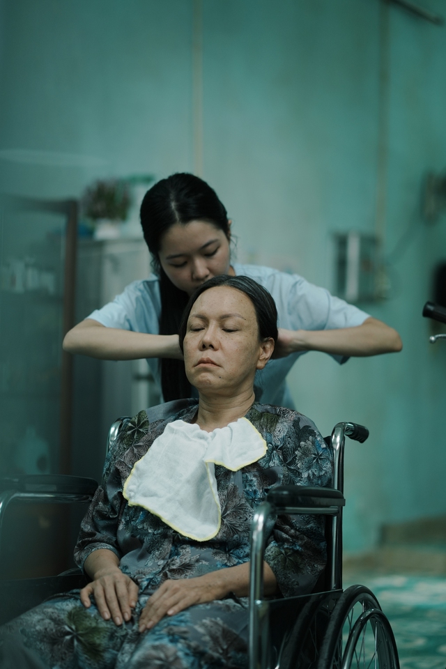 Đóng phim có Hồng Đào, Việt Hương, nữ diễn viên gen Z tiết lộ bí mật kinh hoàng khi quay - Ảnh 2. Đóng phim có Hồng Đào, Việt Hương, nữ diễn viên gen Z tiết lộ bí mật kinh hoàng khi quay - Ảnh 2.