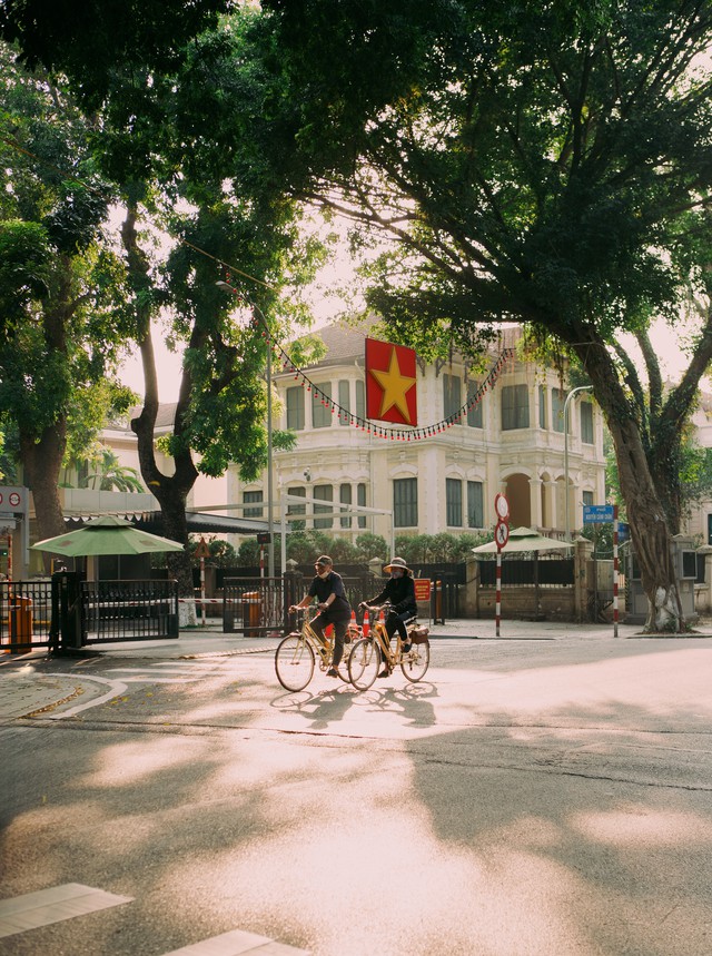 Ngắm phố Phan Đình Phùng trong những ngày cuối thu. - Ảnh 2. Ngắm phố Phan Đình Phùng trong những ngày cuối thu. - Ảnh 2.