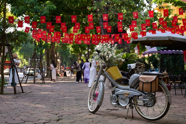 Ngắm phố Phan Đình Phùng trong những ngày cuối thu. - Ảnh 4. Ngắm phố Phan Đình Phùng trong những ngày cuối thu. - Ảnh 4.