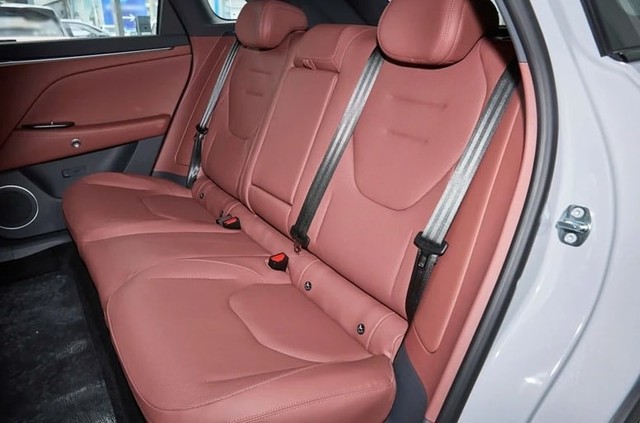 SUV cỡ C giá 421 triệu đồng với thiết kế hiện đại và hệ thống lái tự động - Ảnh 4. SUV cỡ C giá 421 triệu đồng với thiết kế hiện đại và hệ thống lái tự động - Ảnh 4.