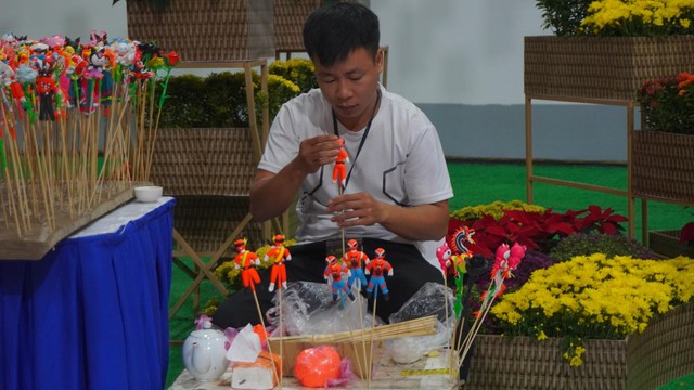 Trải nghiệm văn hóa đa dạng tại Hội chợ mùa thu 2025 ở Hà Nội - Ảnh 2. Trải nghiệm văn hóa đa dạng tại Hội chợ mùa thu 2025 ở Hà Nội - Ảnh 2.