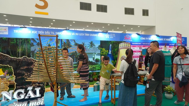 Trải nghiệm văn hóa đa dạng tại Hội chợ mùa thu 2025 ở Hà Nội - Ảnh 4. Trải nghiệm văn hóa đa dạng tại Hội chợ mùa thu 2025 ở Hà Nội - Ảnh 4.