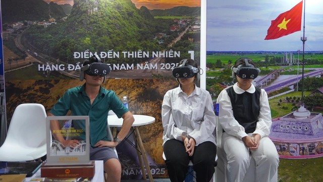 Trải nghiệm văn hóa đa dạng tại Hội chợ mùa thu 2025 ở Hà Nội - Ảnh 12. Trải nghiệm văn hóa đa dạng tại Hội chợ mùa thu 2025 ở Hà Nội - Ảnh 12.