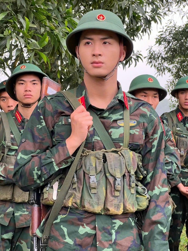 ha-thanh-nhung-ngoi-sao-lap-lanh-17596500415201990578191.jpg