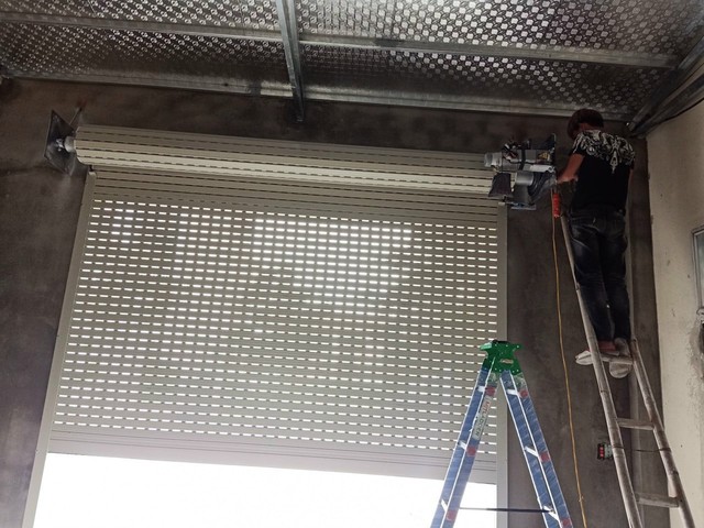 Cách lắp cửa cuốn hợp phong thủy, tăng vượng khí - Ảnh 3. Cách lắp cửa cuốn hợp phong thủy, tăng vượng khí - Ảnh 3.
