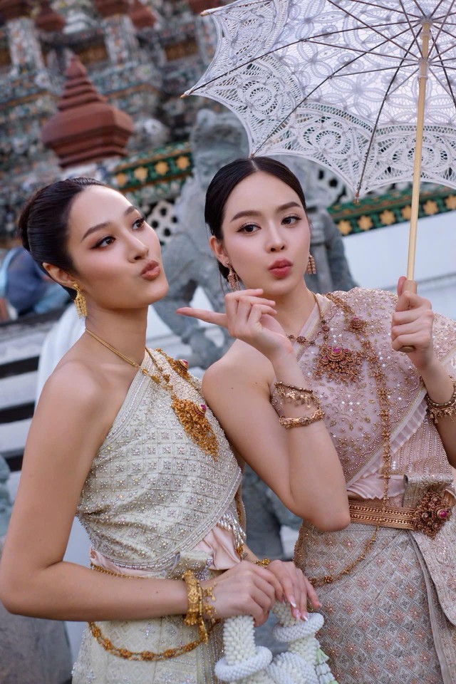 Khoảnh khắc dí dỏm triệu view khi Hoa hậu Thanh Thủy dạy Hoa hậu Thái Lan hát 'Phép màu' - Ảnh 8.