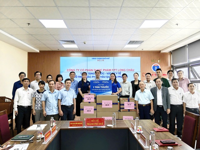 Long Châu khẩn trương tiếp ứng 4 tấn thuốc và vật tư y tế đến vùng lũ Miền Trung - Ảnh 3. Long Châu khẩn trương tiếp ứng 4 tấn thuốc và vật tư y tế đến vùng lũ Miền Trung - Ảnh 3.