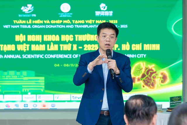 Vinmec trình diễn kỹ thuật ghép gan sống phức tạp tại Hội nghị Ghép tạng Việt Nam 2025 - Ảnh 4.