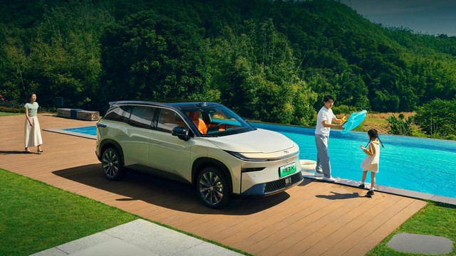 SUV 7 chỗ Toyota bZ3X giá 386 triệu đồng: Sang trọng và công nghệ đỉnh cao - Ảnh 2. SUV 7 chỗ Toyota bZ3X giá 386 triệu đồng: Sang trọng và công nghệ đỉnh cao - Ảnh 2.