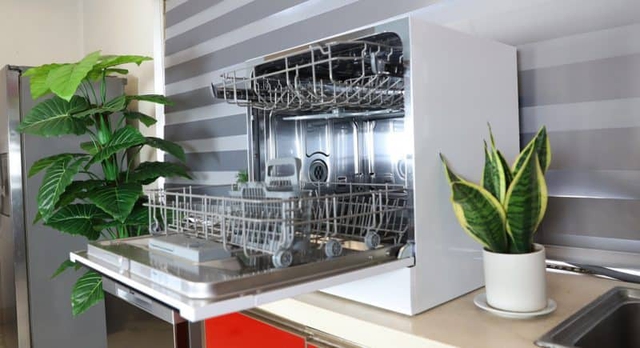 Đặt máy rửa bát theo phong thủy giúp thu hút tài lộc và hạnh phúc - Ảnh 1.