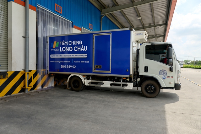 Long Châu tiêm miễn phí hơn 2.000 liều vắc xin uốn ván cho người dân Miền Trung chịu ảnh hưởng bão lũ  - Ảnh 3.