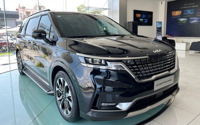 Xe ô tô 7 chỗ hạng sang giảm sốc tới 400 triệu đồng, trang bị đẳng cấp thương gia, rẻ chỉ ngang xe hybrid tầm trung - Ảnh 2.