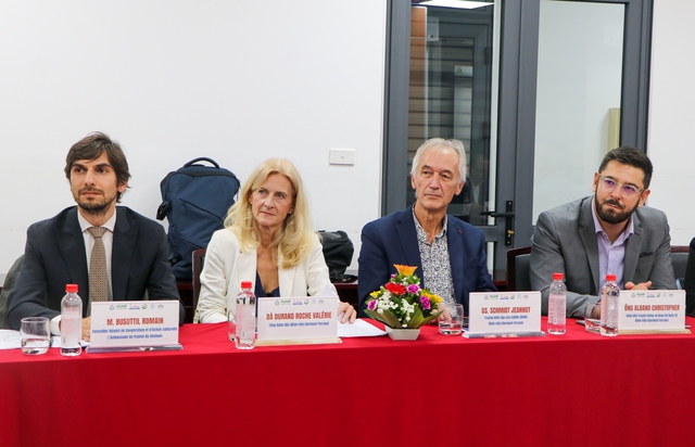 Nâng cao năng lực cho đội ngũ bác sĩ và nhân viên y tế - Ảnh 3.