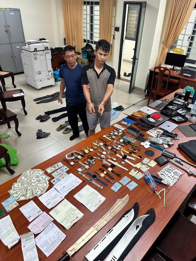 Bắt giữ 'siêu trộm' chuyên cắt khóa đột nhập nhà dân trộm cắp tài sản - Ảnh 1. Bắt giữ 'siêu trộm' chuyên cắt khóa đột nhập nhà dân trộm cắp tài sản - Ảnh 1.