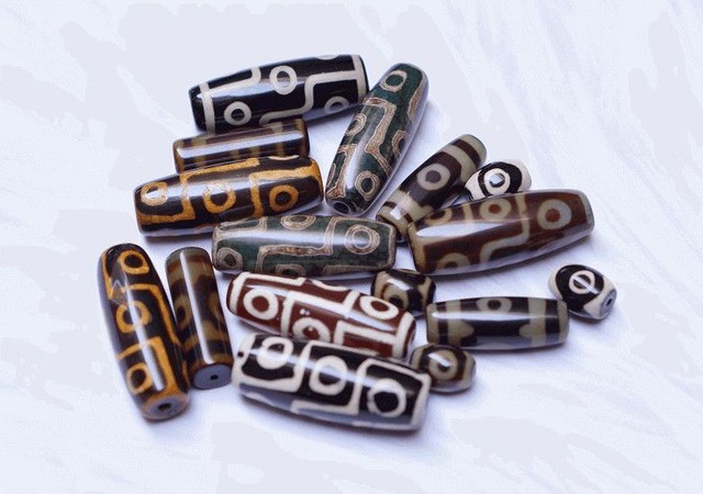 Ý nghĩa đá Dzi 4 mắt Tây Tạng - Ảnh 2. Ý nghĩa đá Dzi 4 mắt Tây Tạng - Ảnh 2.