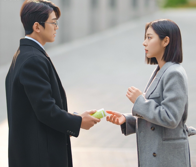 Những cặp đôi cung hoàng đạo dễ phải lòng nhau ngay từ khoảnh khắc lần đầu gặp - Ảnh 2. Những cặp đôi cung hoàng đạo dễ phải lòng nhau ngay từ khoảnh khắc lần đầu gặp - Ảnh 2.