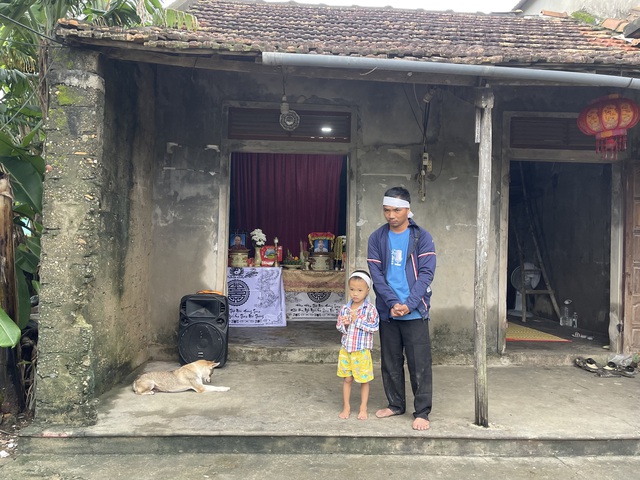 Đứa trẻ liên tiếp mất mẹ và bà, chỉ còn biết dựa vào người cậu tật nguyền, tâm trí bất ổn - Ảnh 5.