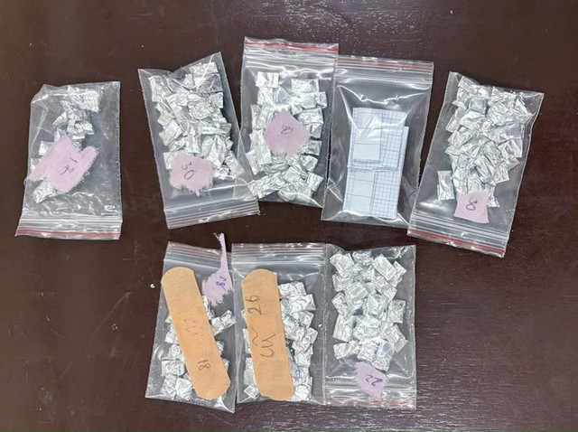 Công an Ninh Bình phá đường dây ma túy liên tỉnh , khởi tố 9 bị can - Ảnh 2. Công an Ninh Bình phá đường dây ma túy liên tỉnh , khởi tố 9 bị can - Ảnh 2.