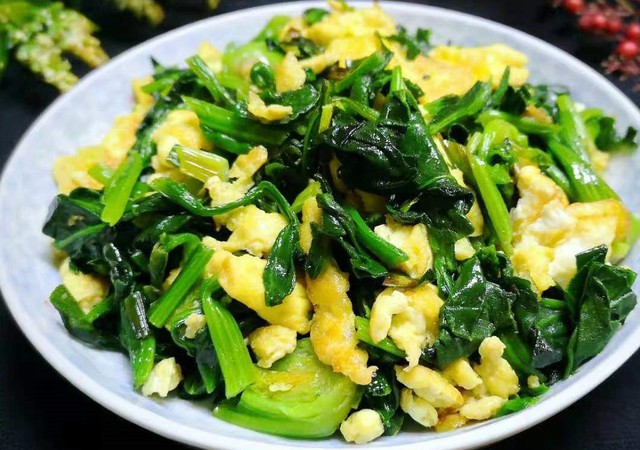 Rau chân vịt siêu thực phẩm mùa đông tốt cho xương khớp và cách chế biến ngon - Ảnh 4. Rau chân vịt siêu thực phẩm mùa đông tốt cho xương khớp và cách chế biến ngon - Ảnh 4.